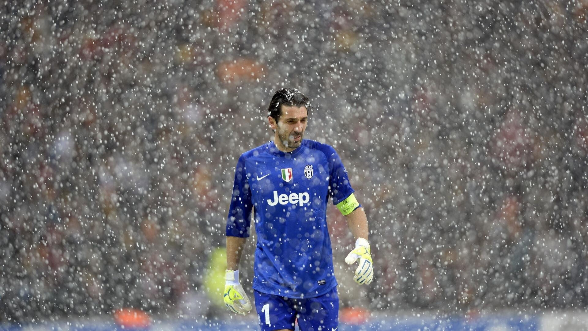 德甲争冠战焦点战,当哥伦比亚风暴鏖战塞维利亚式铁壁