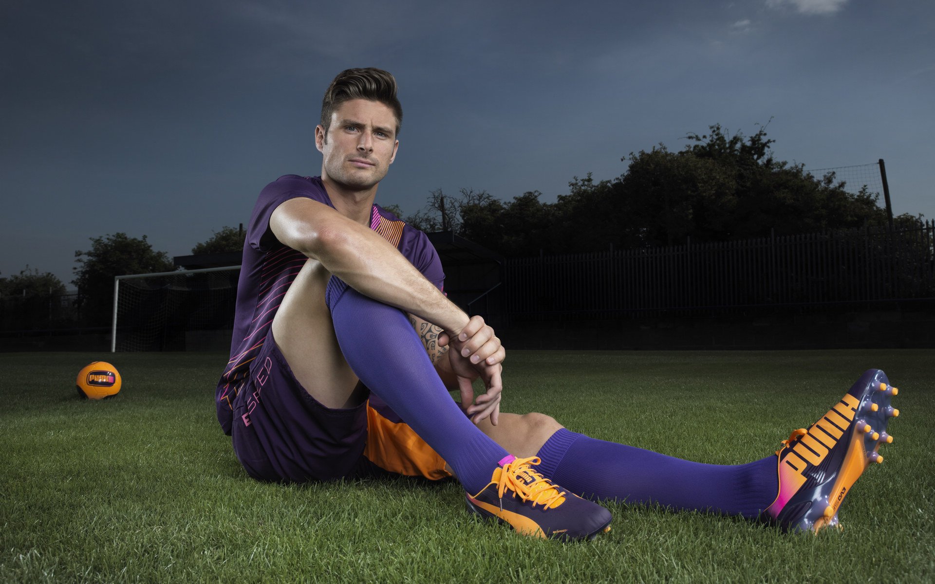 开云体育官网-布伦森37分导演惊天逆转，灰熊对阵老鹰，他如何证明自己已是巨星？